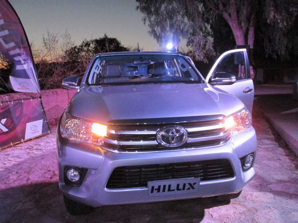 Toyota-All-New-Hilux-2016-Primer-d%C3%ADa-14.JPG