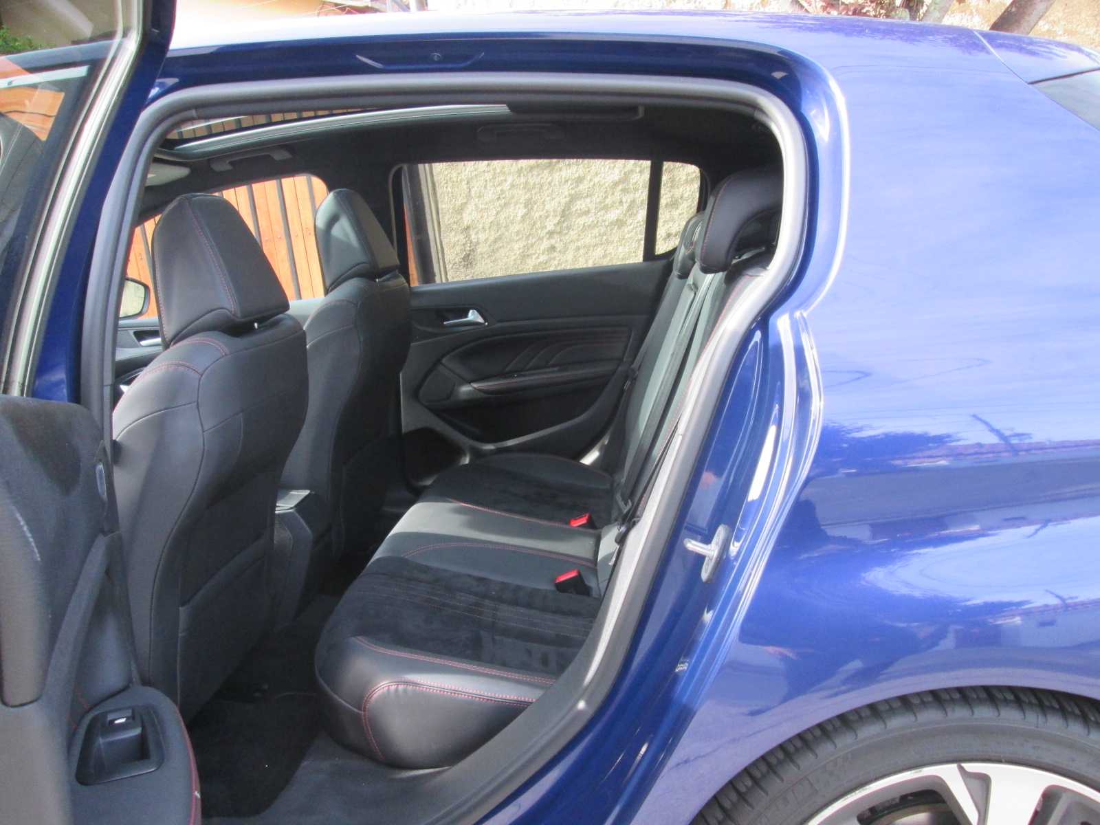 Peugeot 308 GT 2.0 Blue HDi 2016 Test Drive Rutamotor (17)