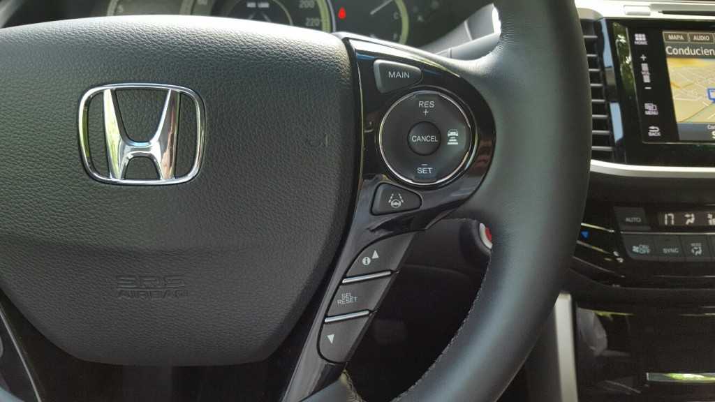 Honda Accord 2016 (32)