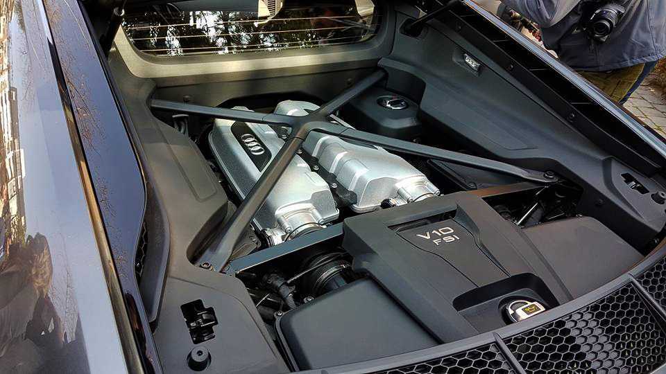 Audi-R8-09
