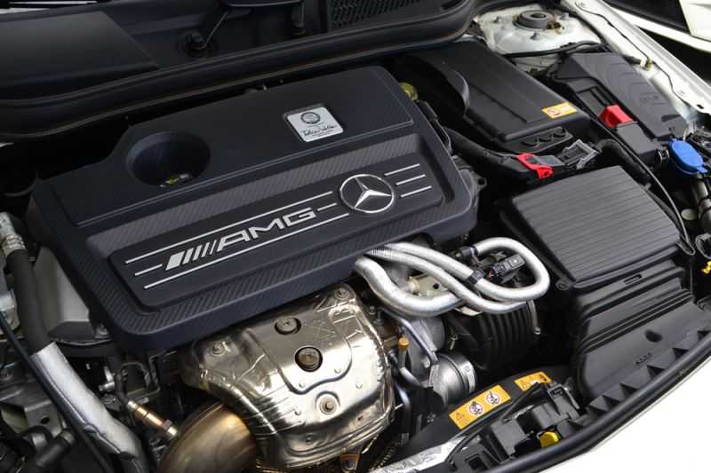 Mercedes Benz A45 AMG Motor