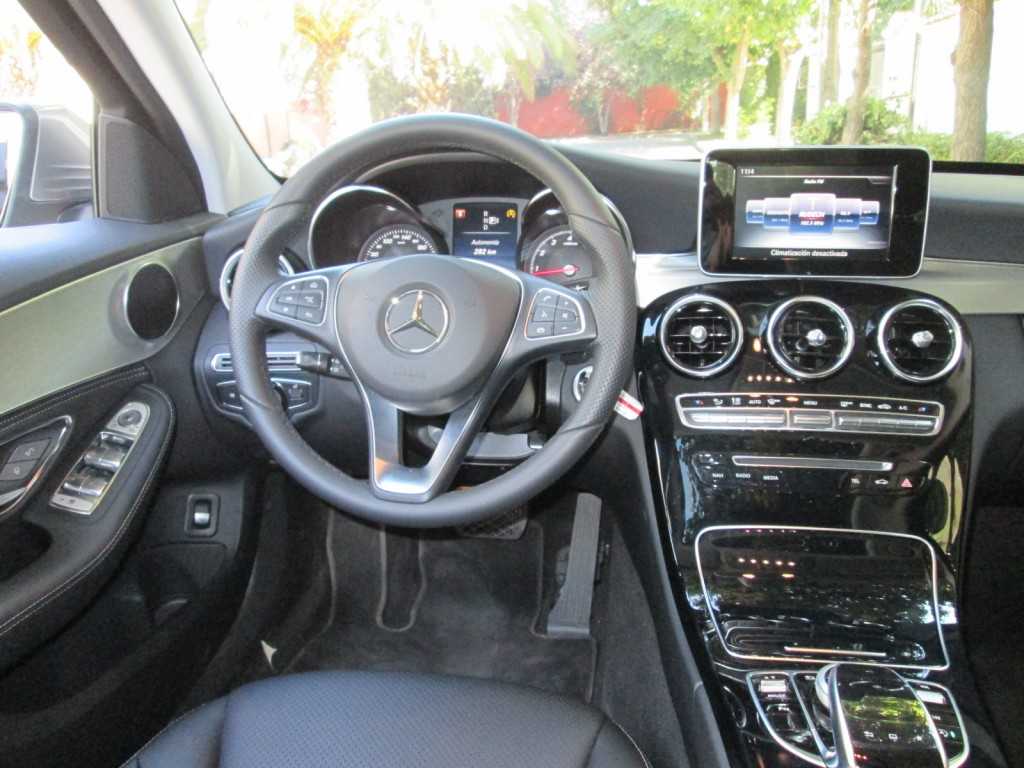 Mercedes Benz C200 2015 Test Drive Rutamotor (40)