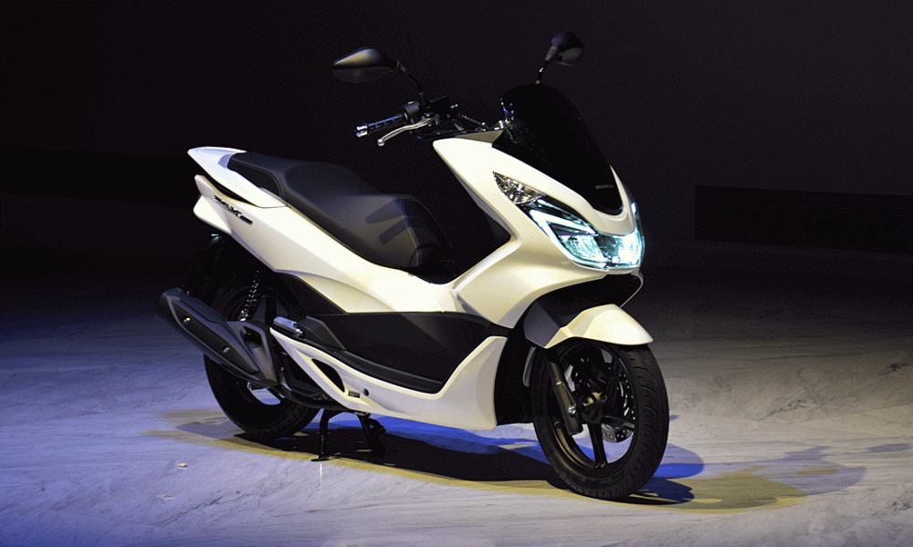 Memorizar No esencial Estrecho Honda PCX 150 2018: La scooter premium de la baja cilindrada - Rutamotor