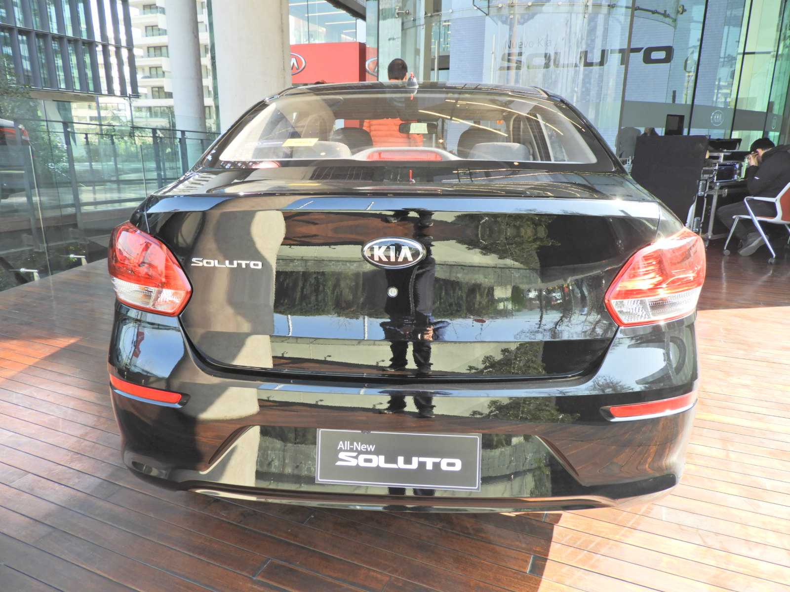 KIA Soluto 2020 llega finalmente a Chile en dos versiones apostando en ...