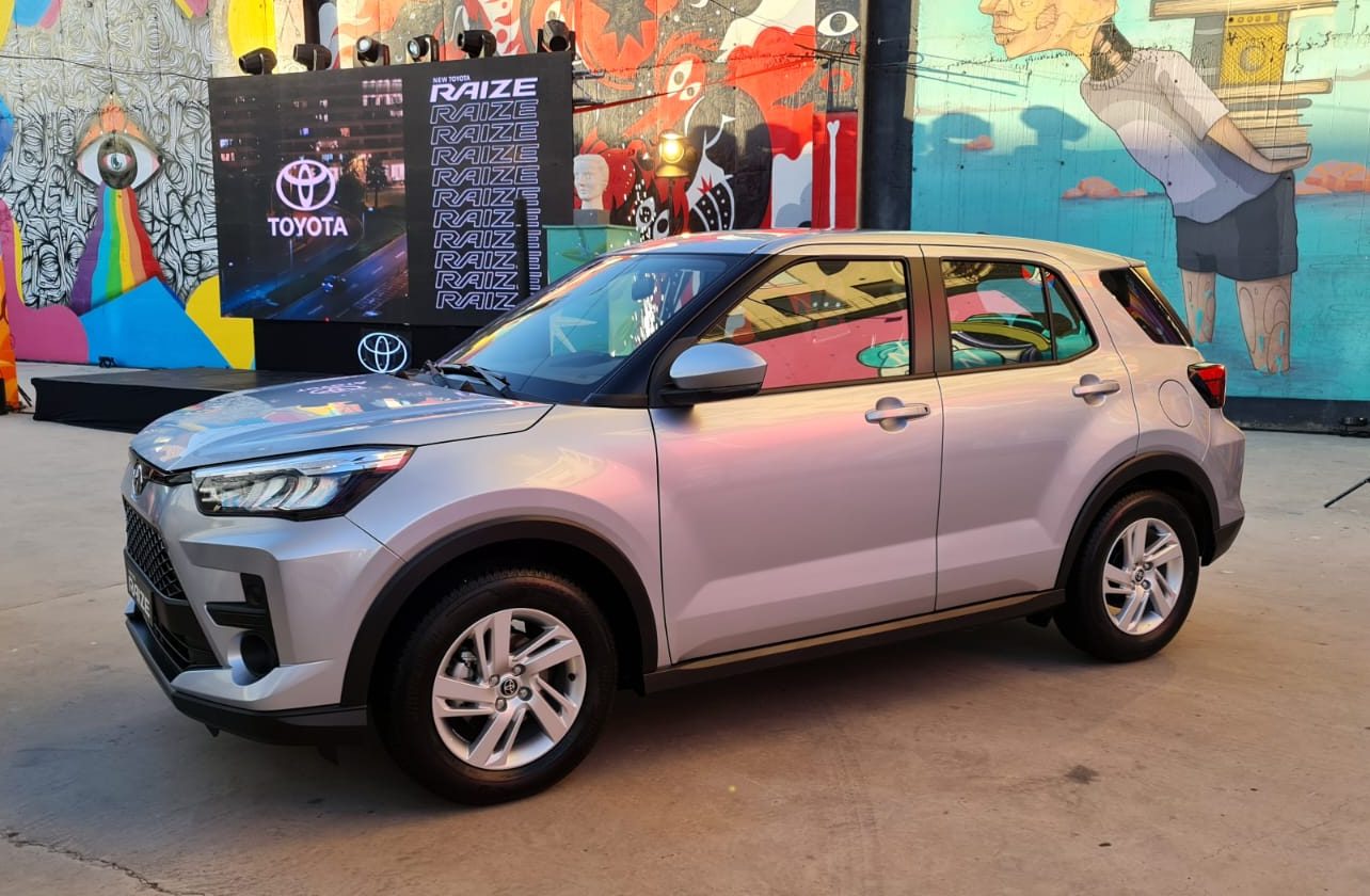 Toyota presenta su pequeño SUV Raize en cuatro versiones Rutamotor