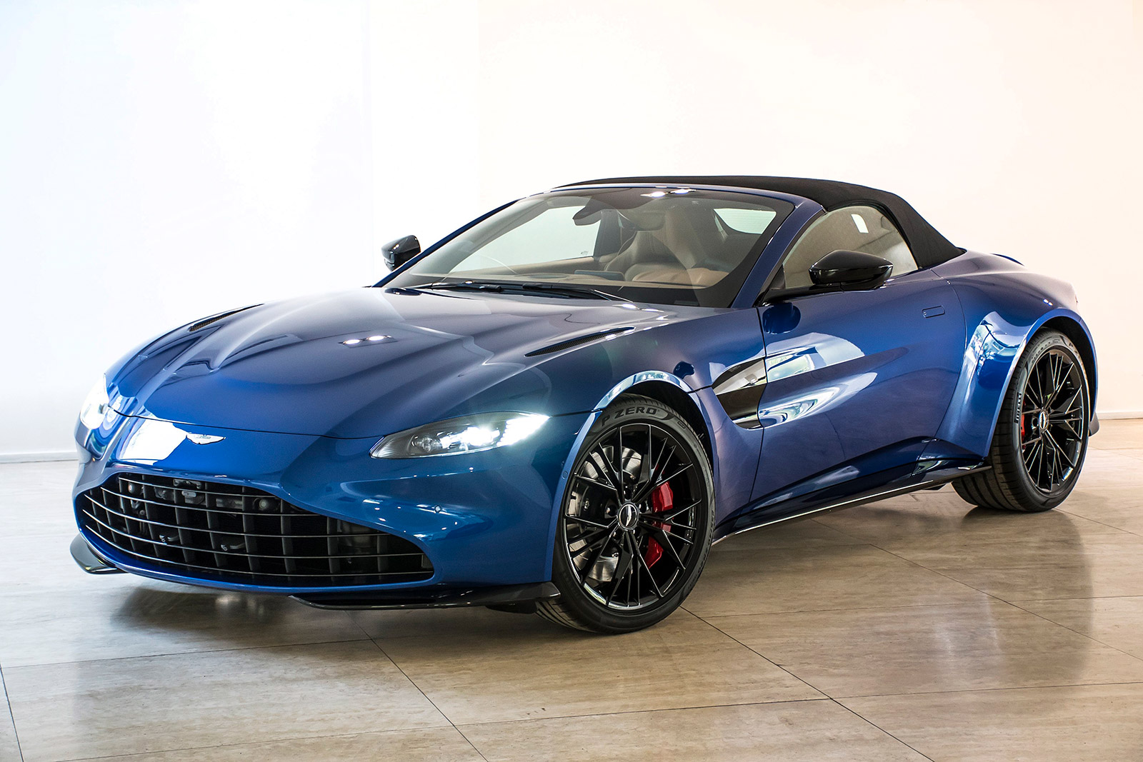 Geely adquiere una parte de Aston Martin - Rutamotor