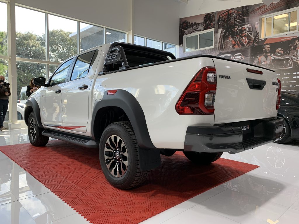 10 vehículos Toyota Hilux GR Sport