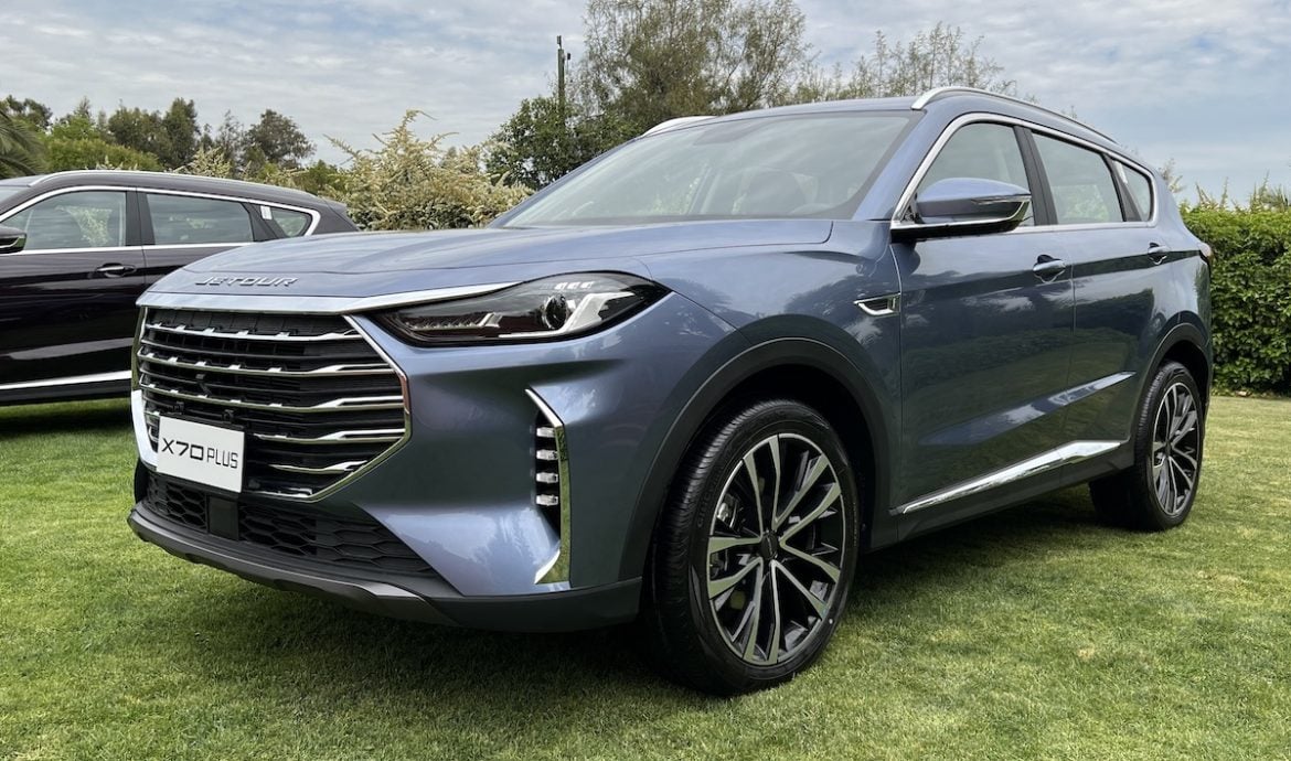 Jetour fortalece su oferta de tres filas con el debut del X70 Plus