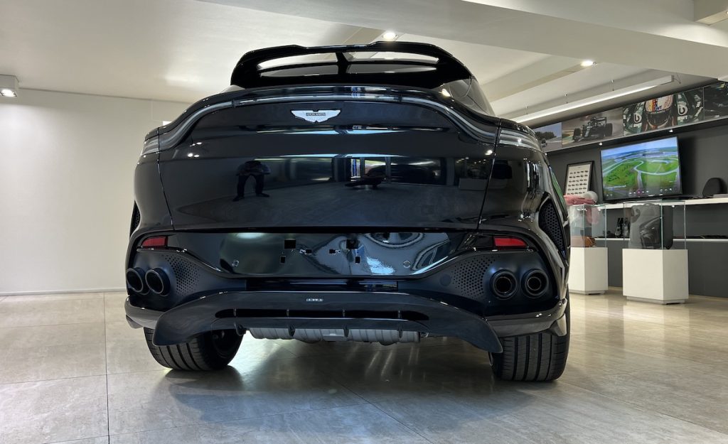 Aston Martin DBX 707