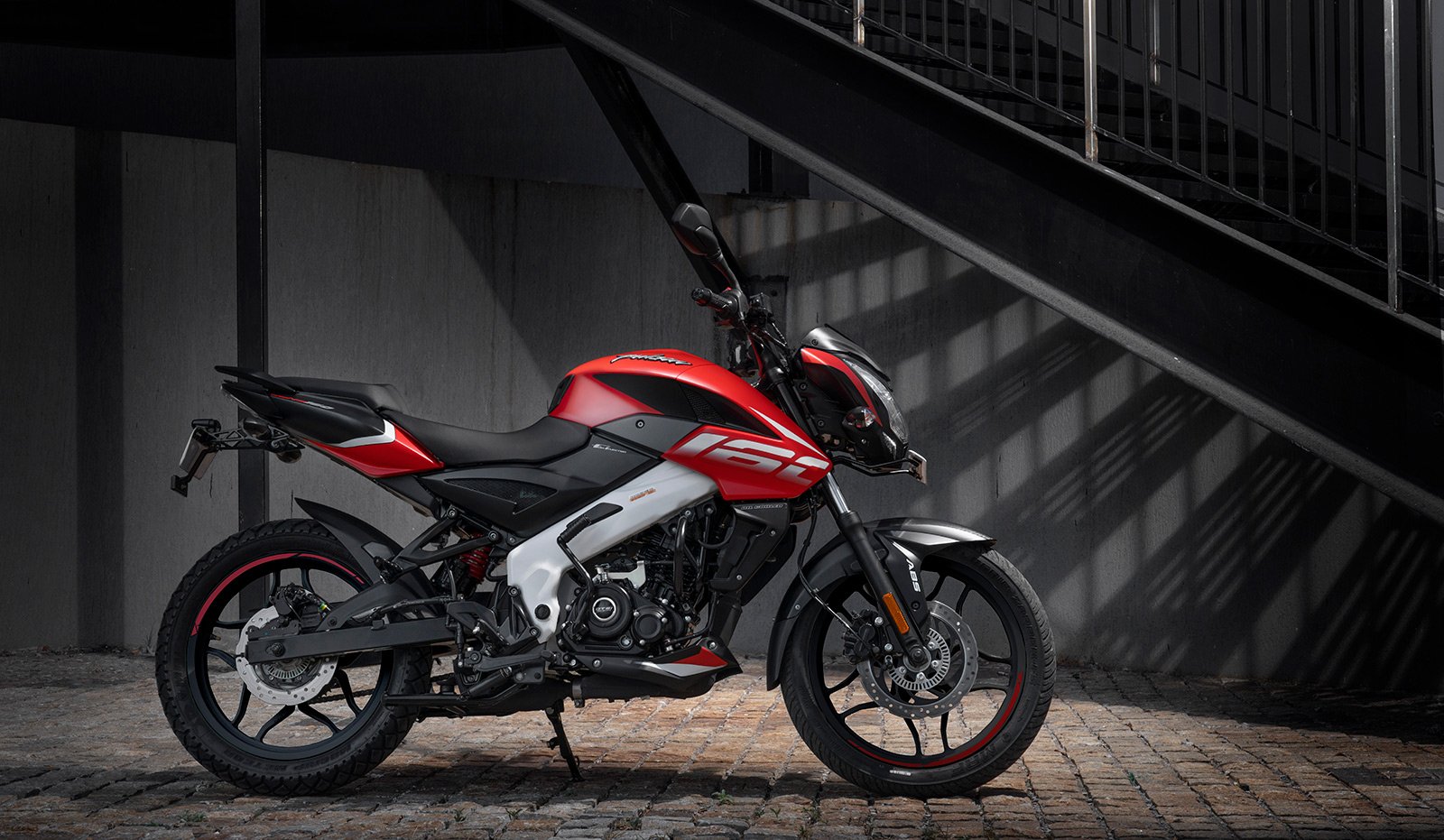 AE co bat ngo khi Bajaj Pulsar NS160 he lo mot phien ban chay bang 100 Ethanol - 4