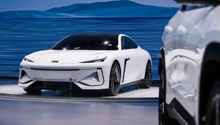 Geely revela sus atrevidas cartas de cara a 2025