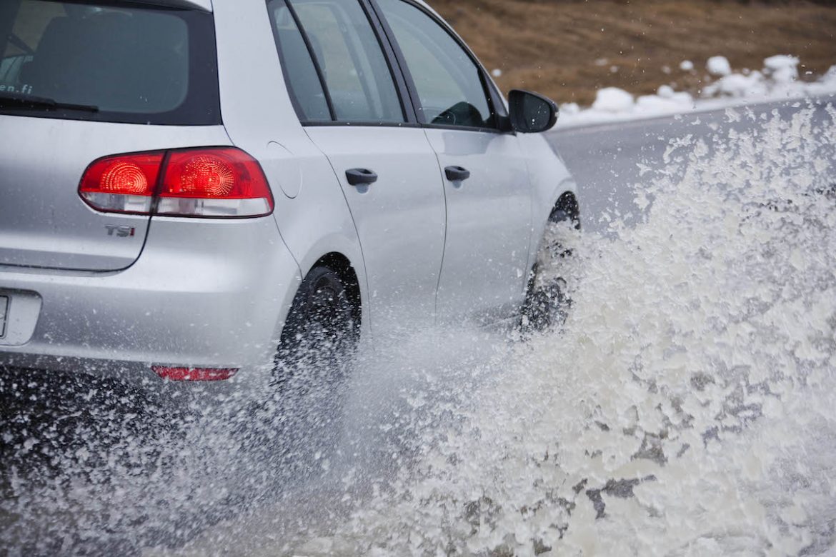 aquaplaning