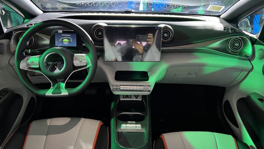 BYD Dolphin