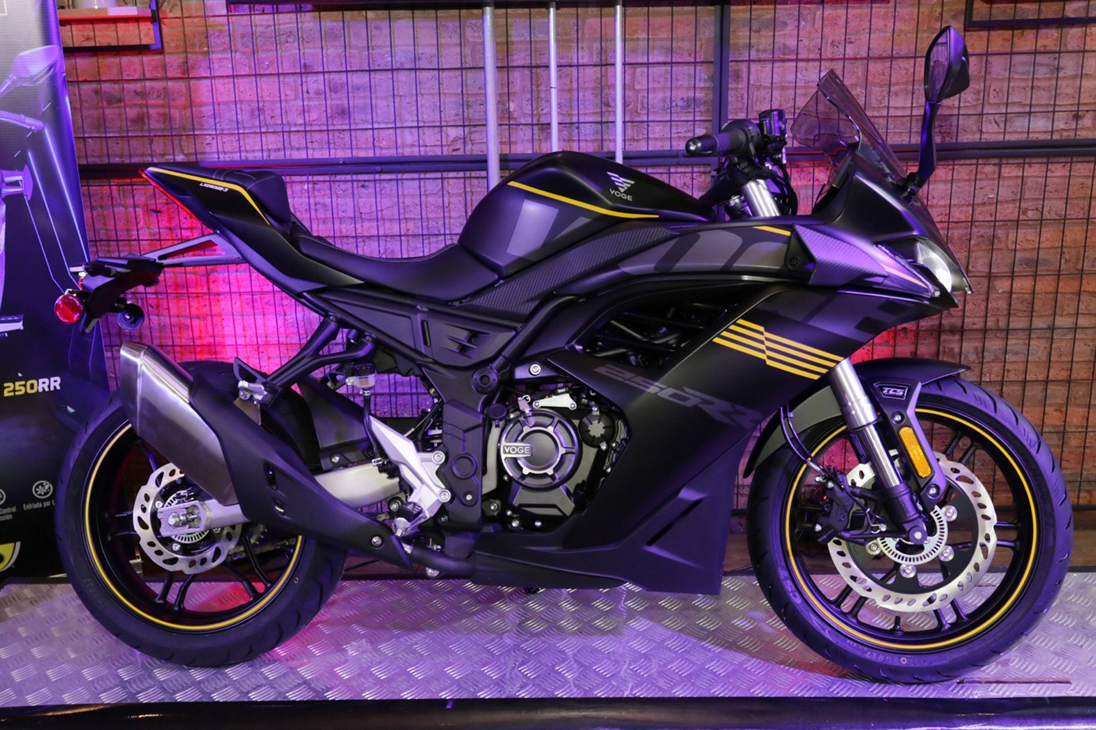 Se estrenan en Chile las motos Voge 250RR & Loncin LX150GY-8