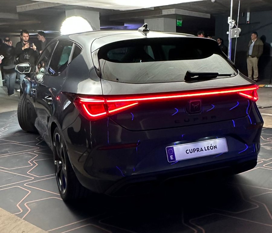Cupra León