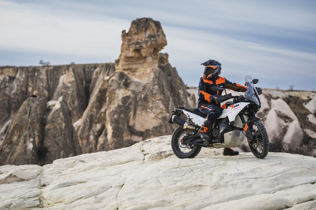 Nueva KTM 790 Adventure para descubrir y explorar el mundo