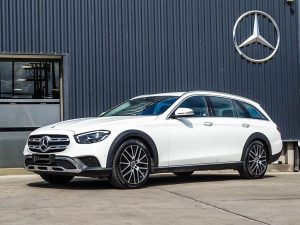 station wagon