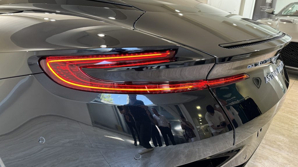 Aston Martin DB12