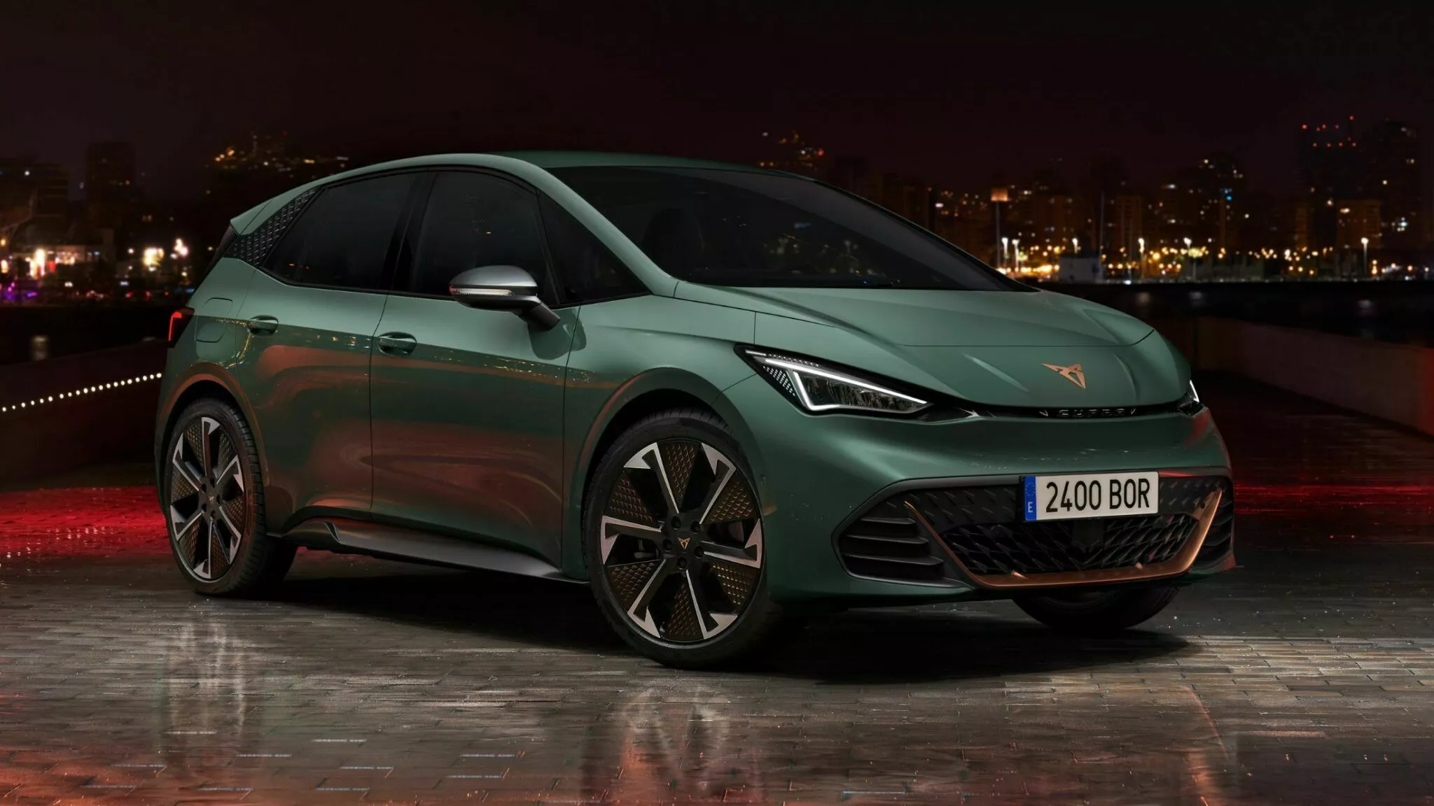 El Cupra Born VZ es el primer hot hatch eléctrico del grupo Volkswagen Rutamotor