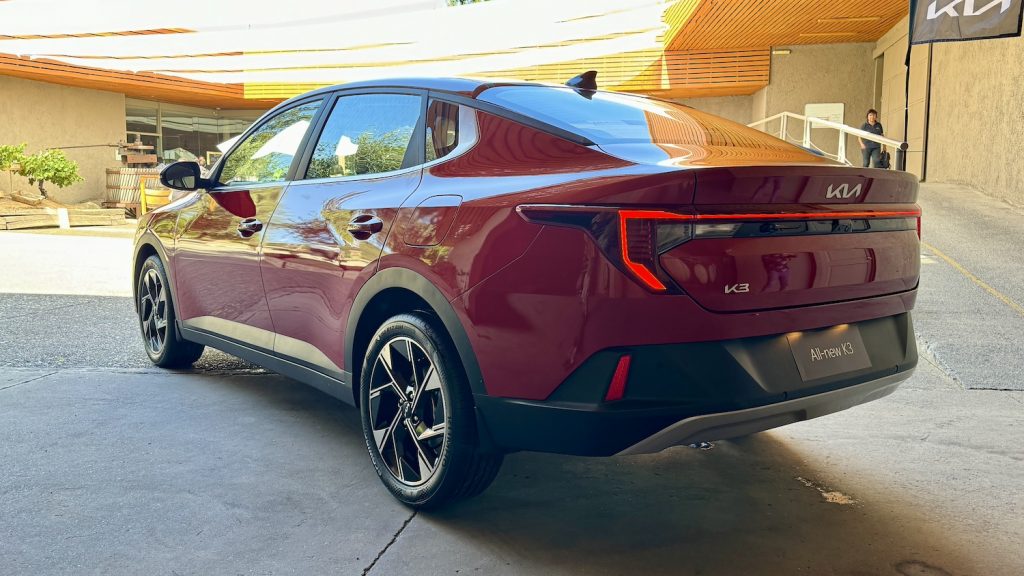 Kia abre 2024 con el destape del sedán K3, sucesor del extinto Rio