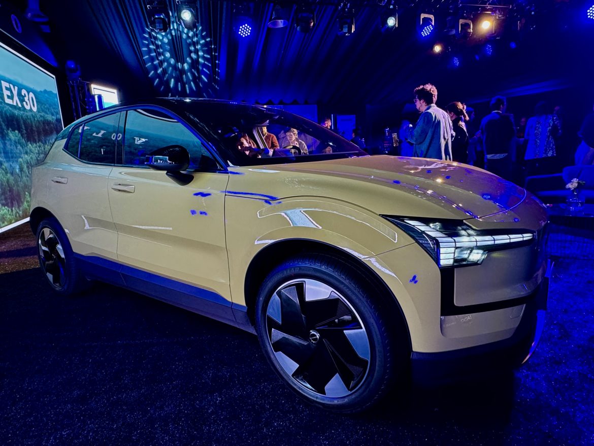 Volvo EX30