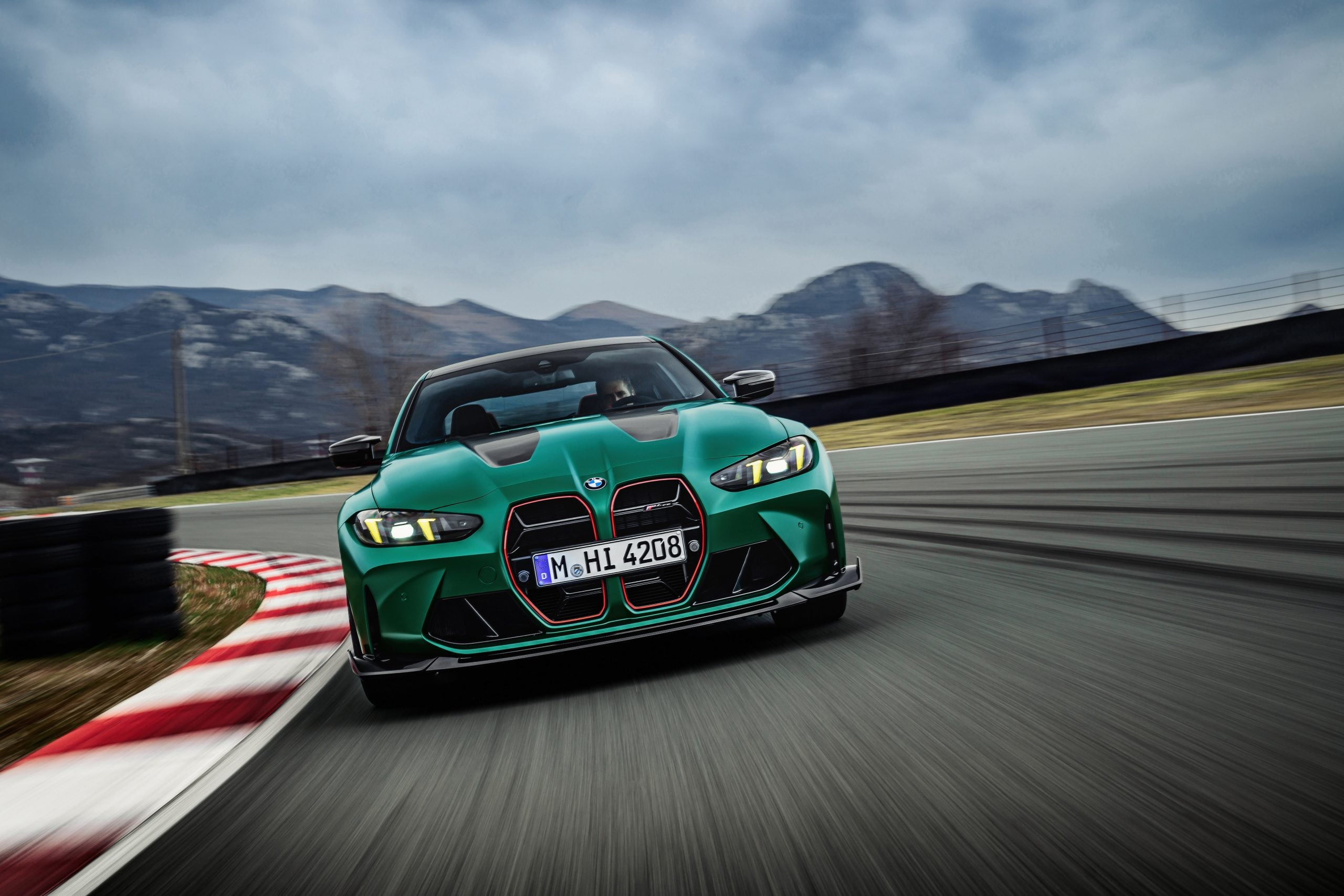 BMW estrena a nivel global el M4 CS: 550 caballos y 20 kg menos