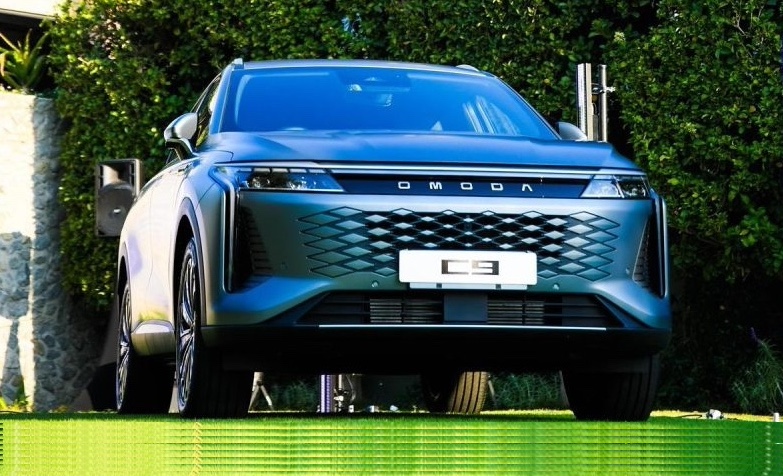 Omoda C9