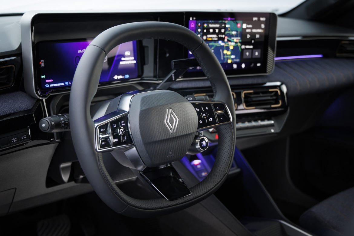 Renault R4 E-TECH Techno Bleue – Photo