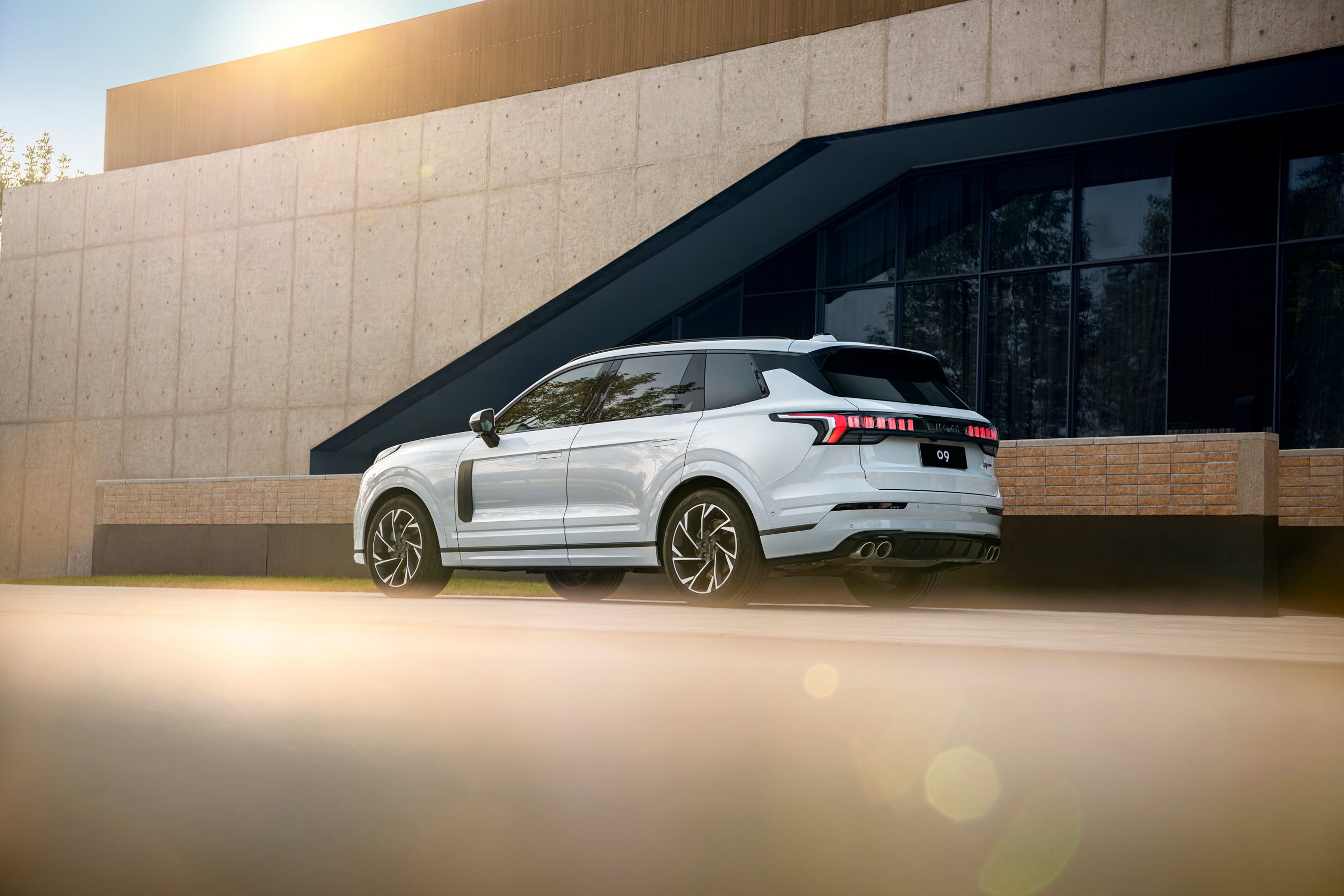 Lynk & Co 09