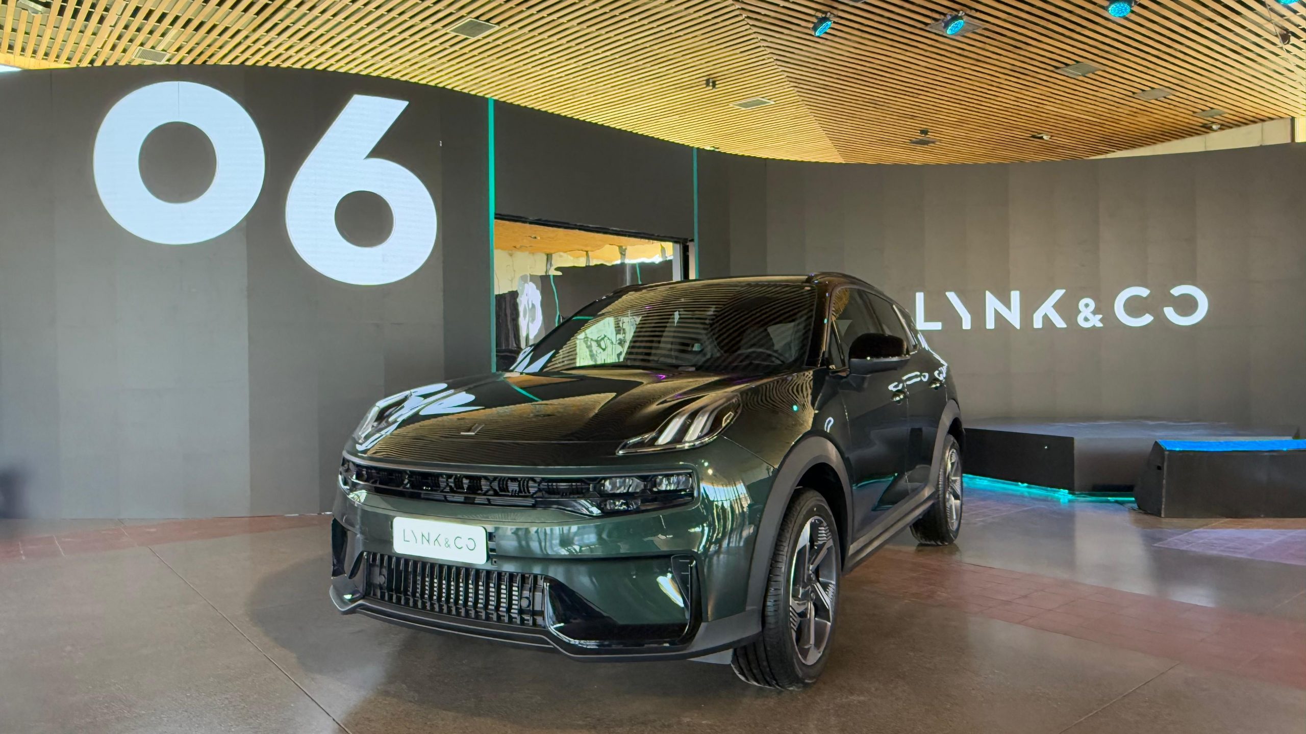 Lynk & Co 06