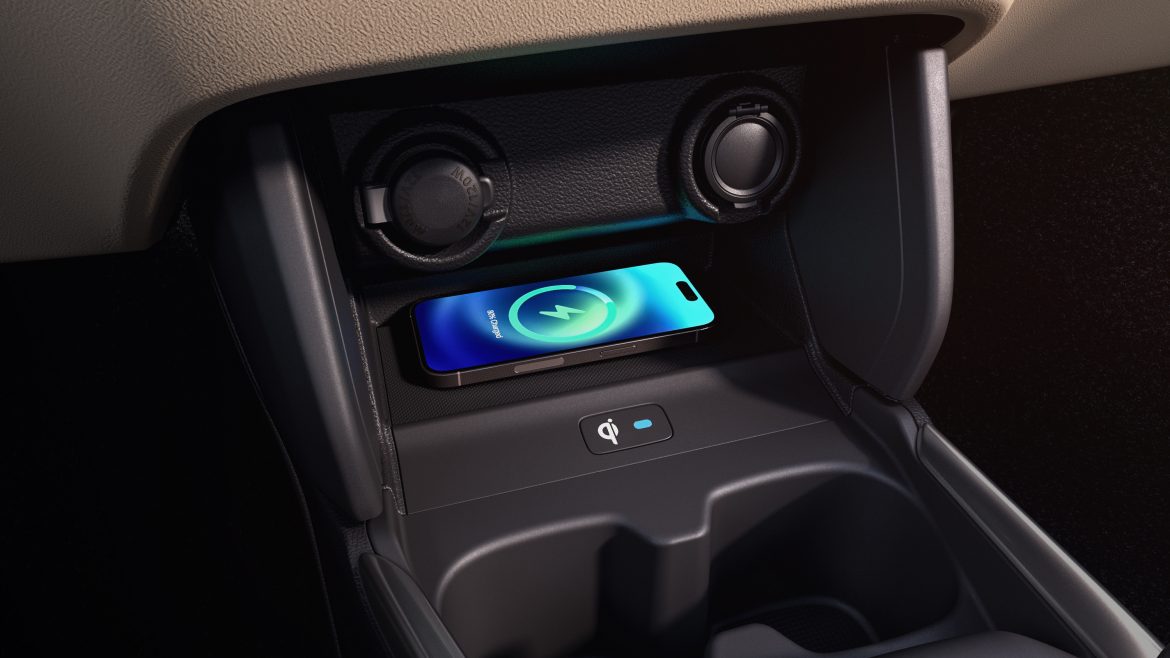 Suzuki Dzire Rutamotor wireless-phone-charger_54128970726_o