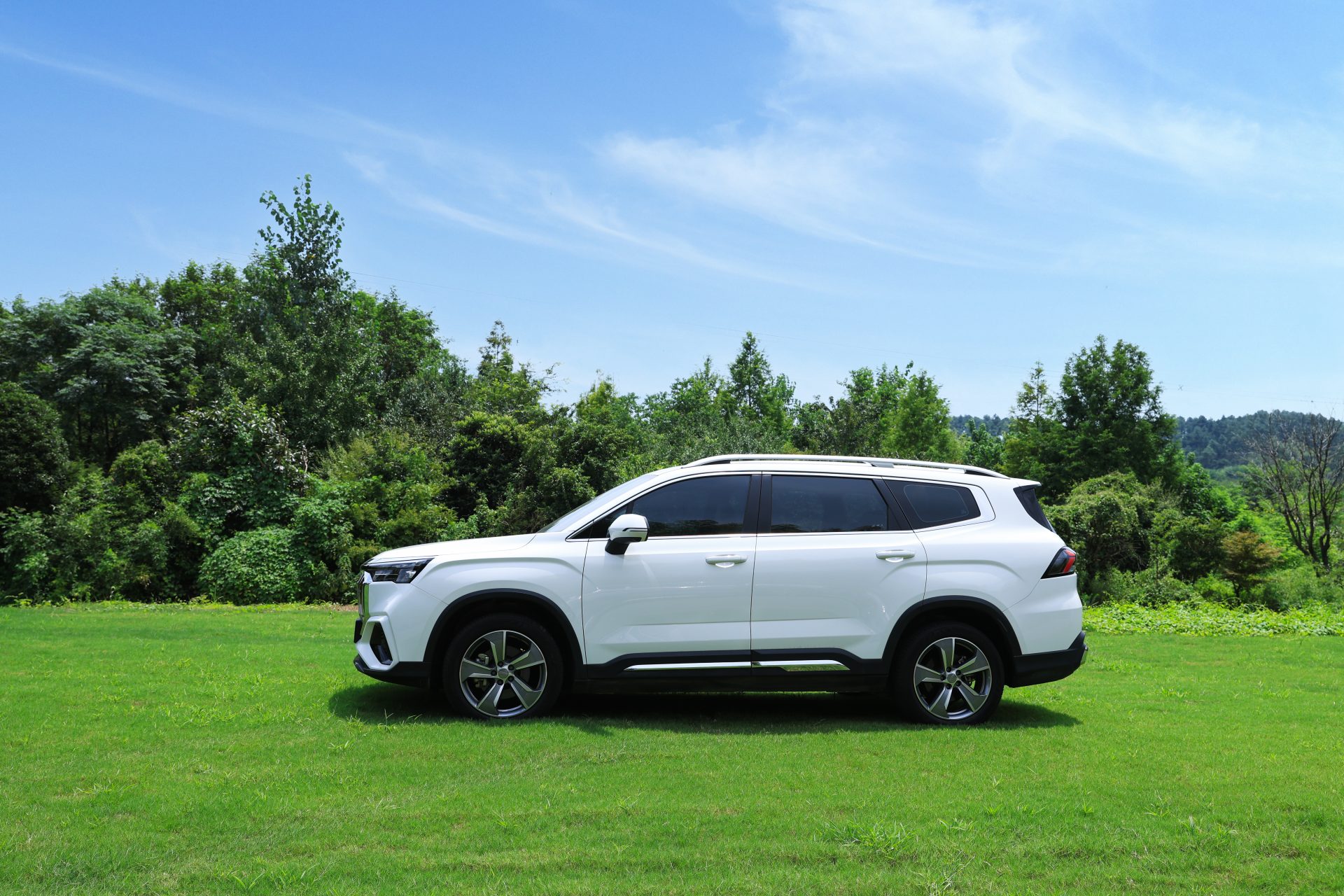 Geely inicia su nueva era con los lanzamientos de dos modelos