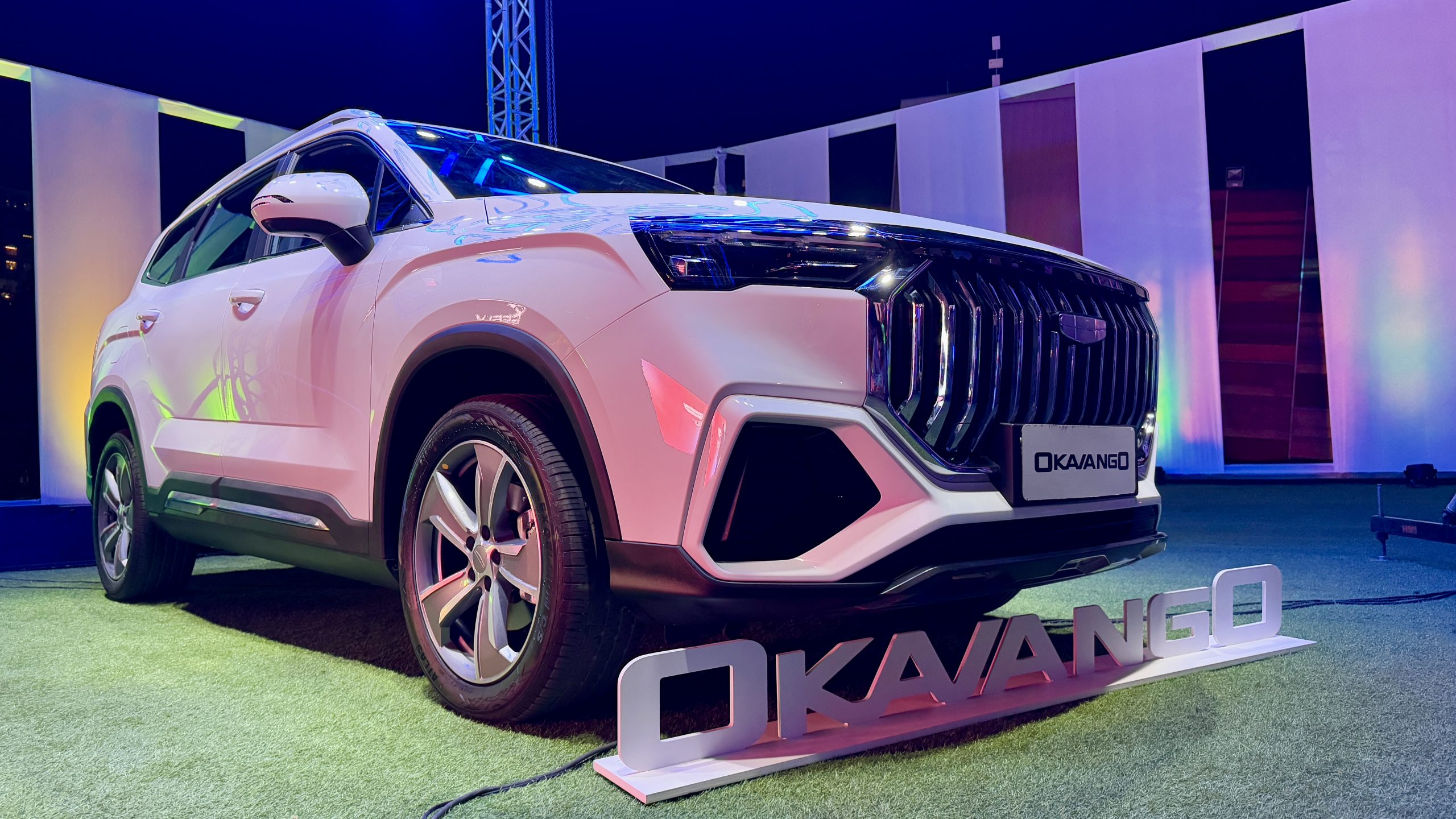 Geely inicia su nueva era con los lanzamientos de dos modelos