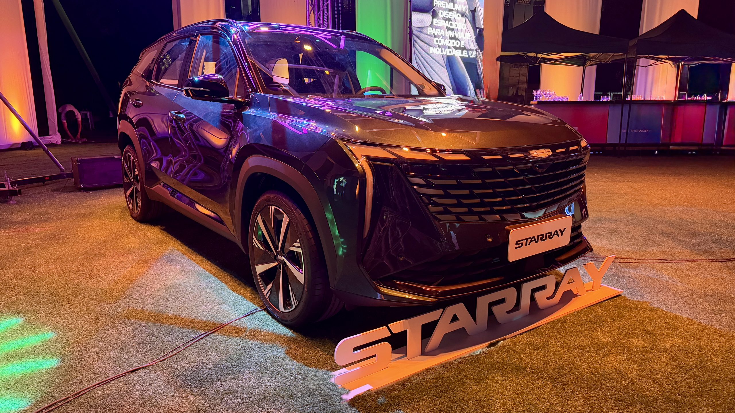 Geely inicia su nueva era con los lanzamientos de dos modelos