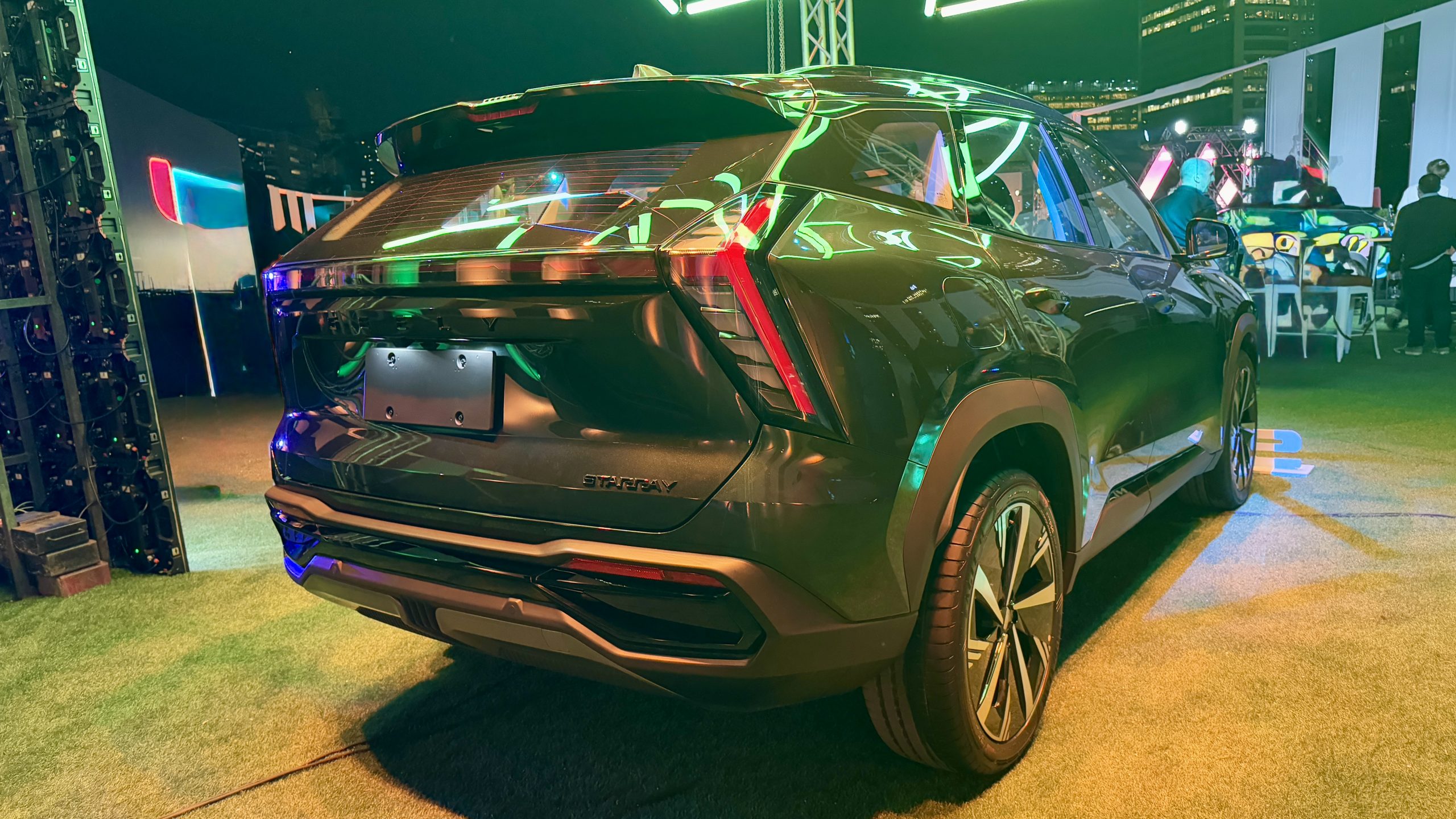 Geely inicia su nueva era con los lanzamientos de dos modelos