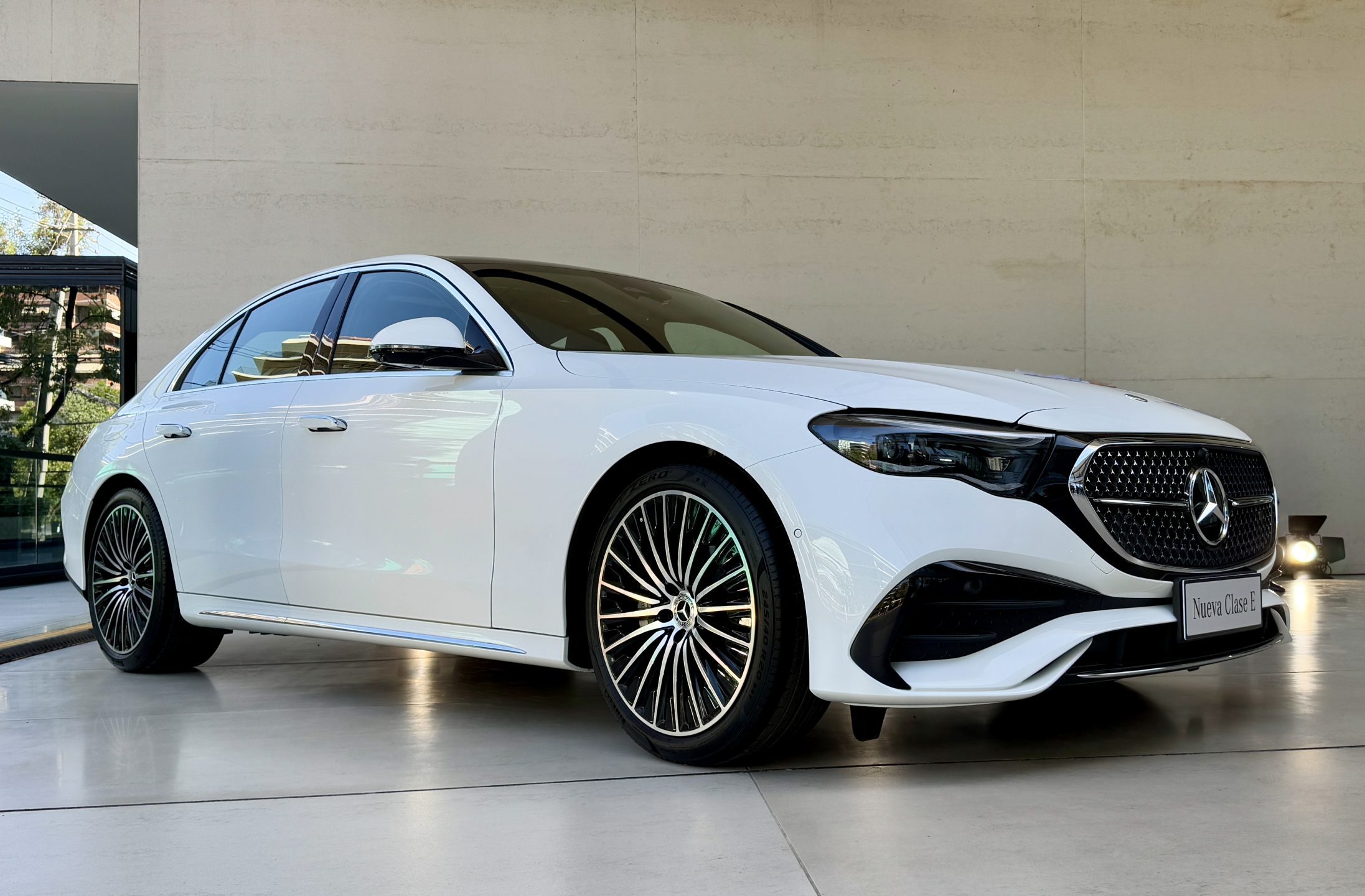 Mercedes Clase E Largo: la autonomía del espacio | Marca.com, image size:2193x1440