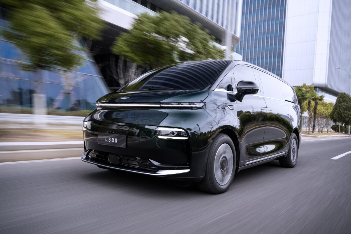 Geely L380