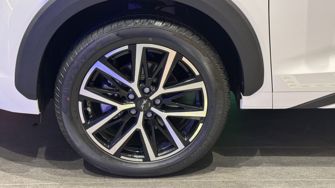 JAC JS8 Pro JAC JS8 Pro