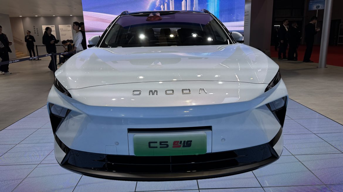 Omoda C5 híbrido