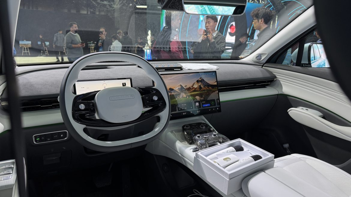 Omoda C7