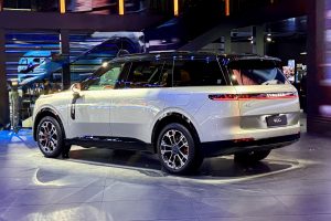 Lynk & Co 900