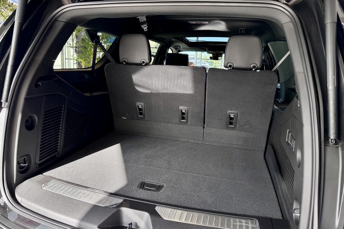 Suburban Tahoe Rutamotor 26