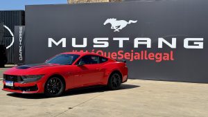 Ford Mustang Dark Horse