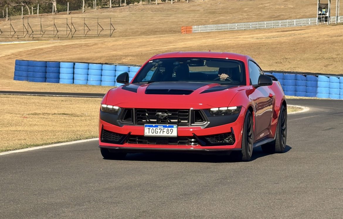 Ford Mustang Dark Horse