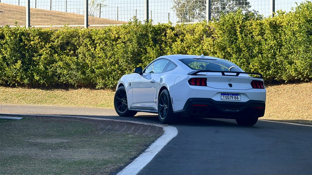 Ford Mustang Dark Horse