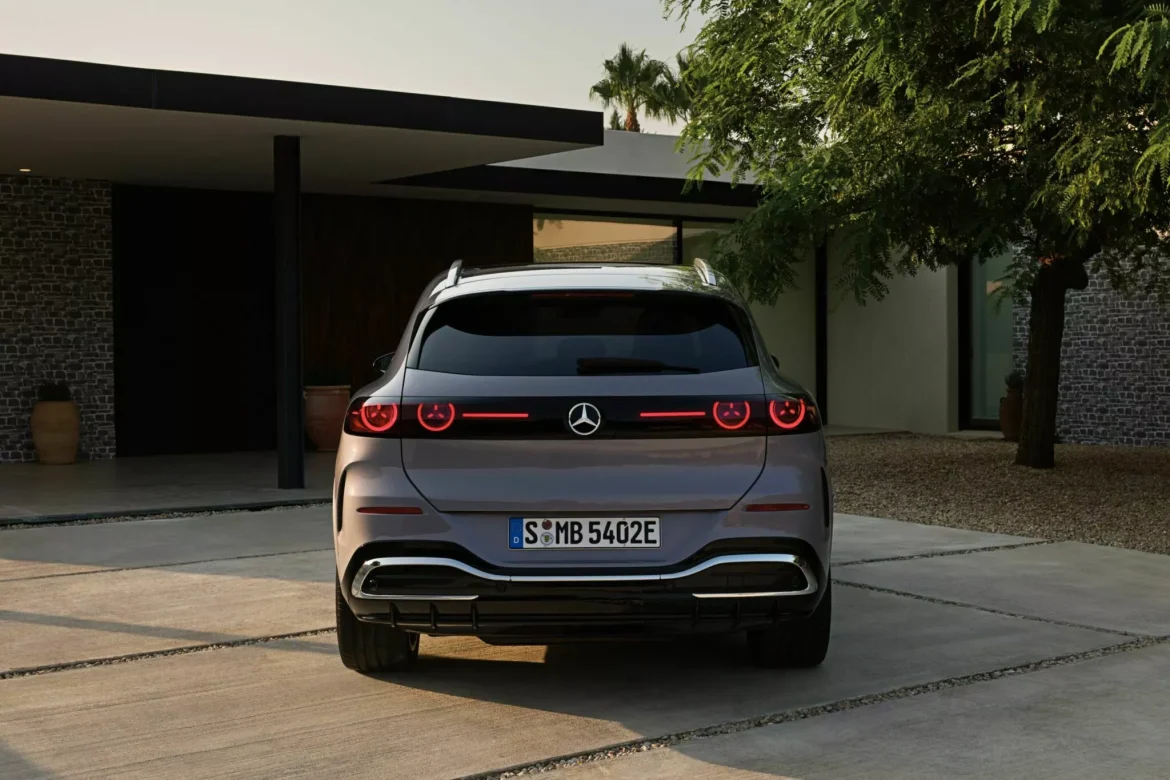 2026-Mercedes-Benz-GLC-with-EQ-Technology-16-2048×1366