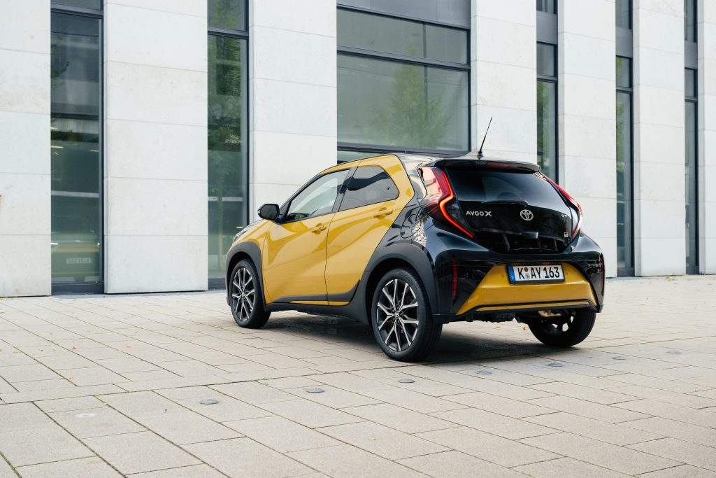 Aygo X Cross Hybrid