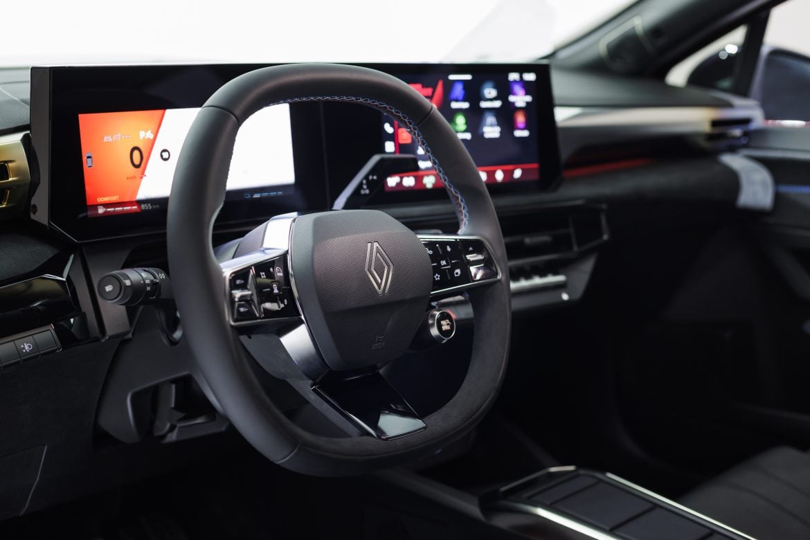 RENAULT CLIO VI FULL HYBRID E-TECH (RB3B1 HEV)