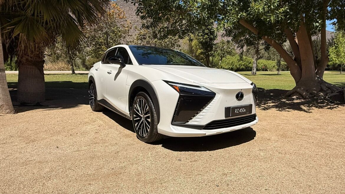 Lexus RZ 450e
