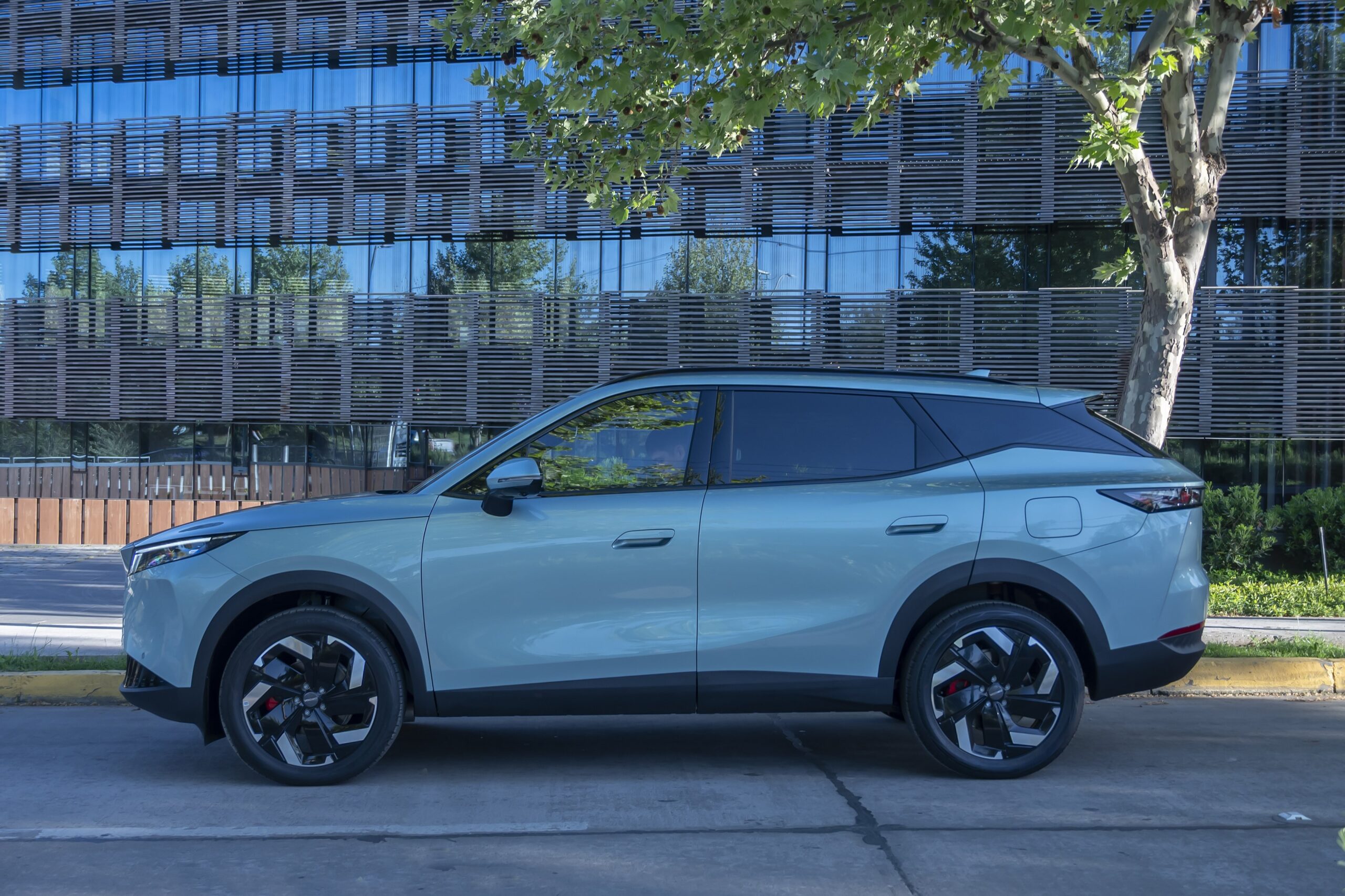 Omoda C7